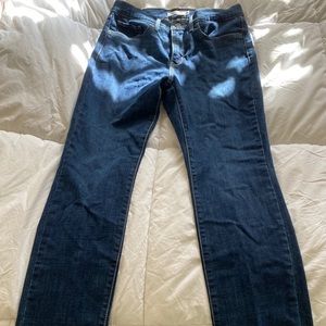Levi’s 312 Shaping slim jeans
